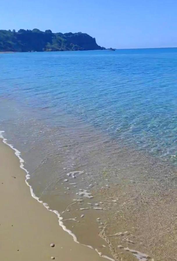 Tetraktys Estate Beachside Υδωρ Ágios Matthaíos Eksteriør billede