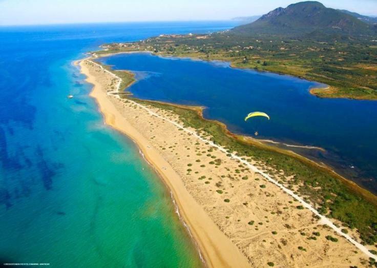 Tetraktys Estate Beachside Υδωρ Ágios Matthaíos Eksteriør billede